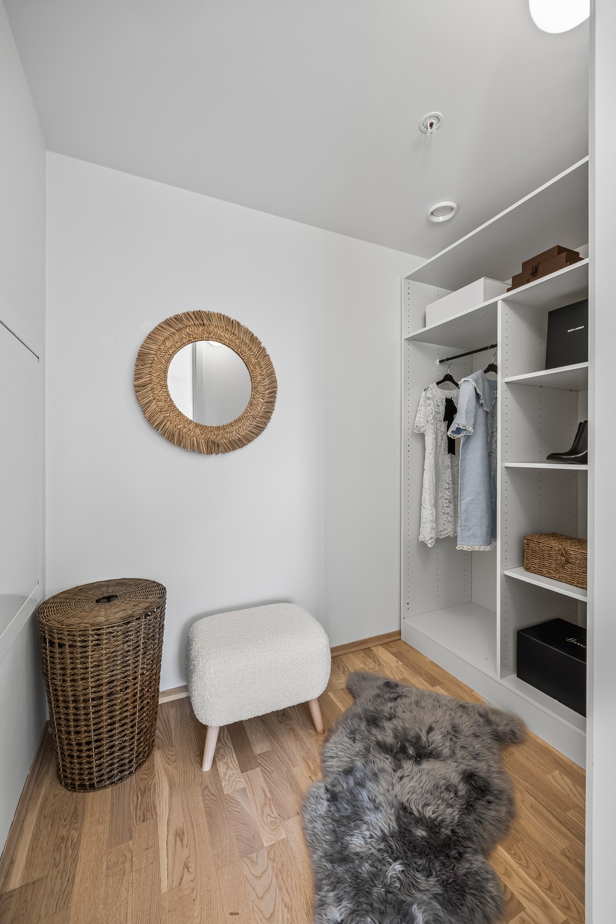 Eget walk-in-closet tilhørende soverommet er noe alle setter pris på Galleribilde