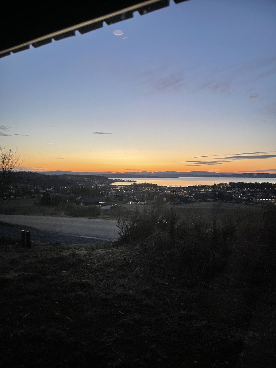 Utsikt fra stuevindu Galleribilde