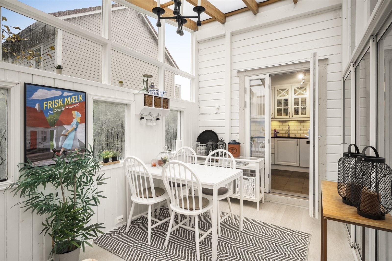 Utestue med tilgang fra kjøkken og terrasse (ikke søkt om/godkjent) Galleribilde