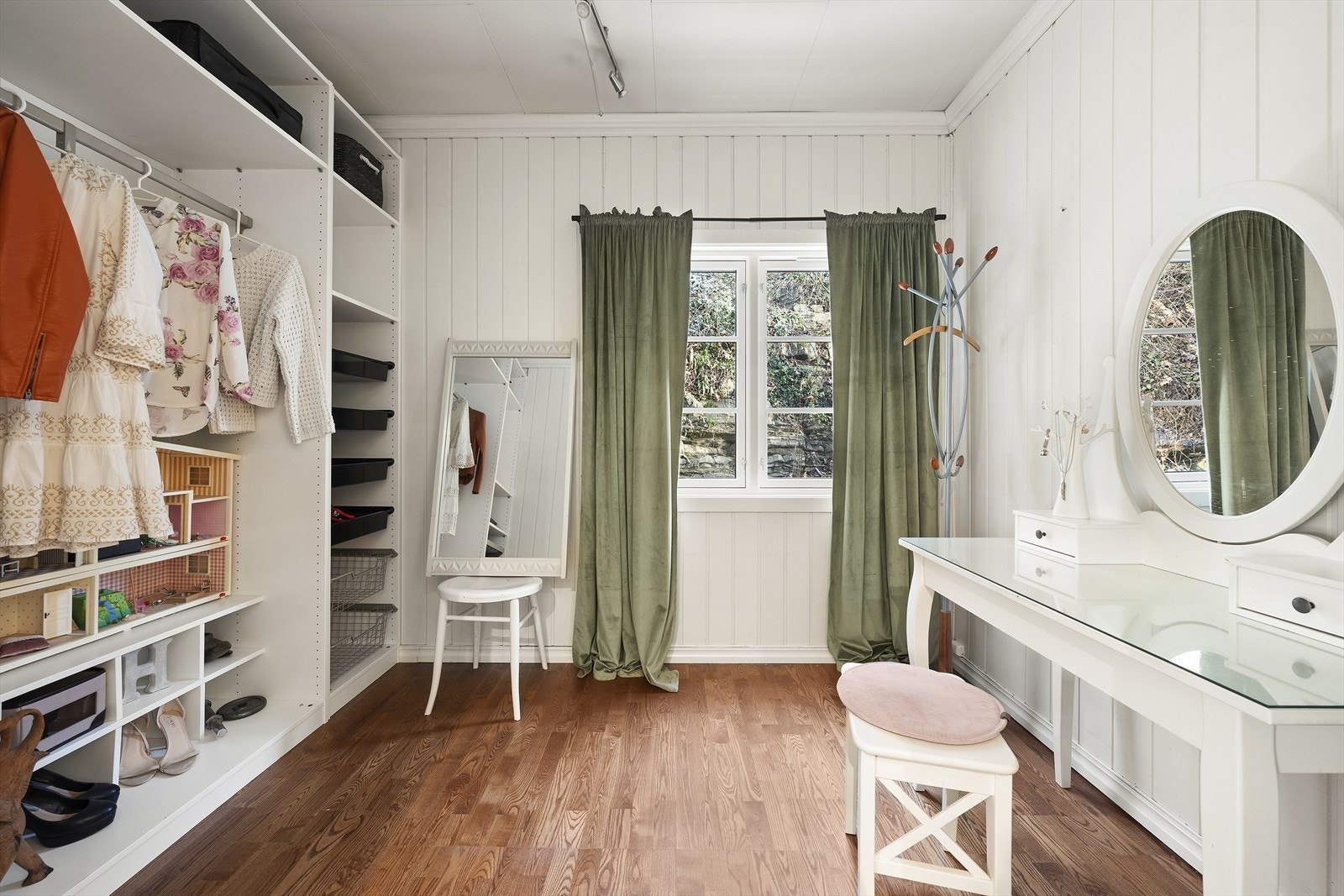 Walk-in garderobe Galleribilde