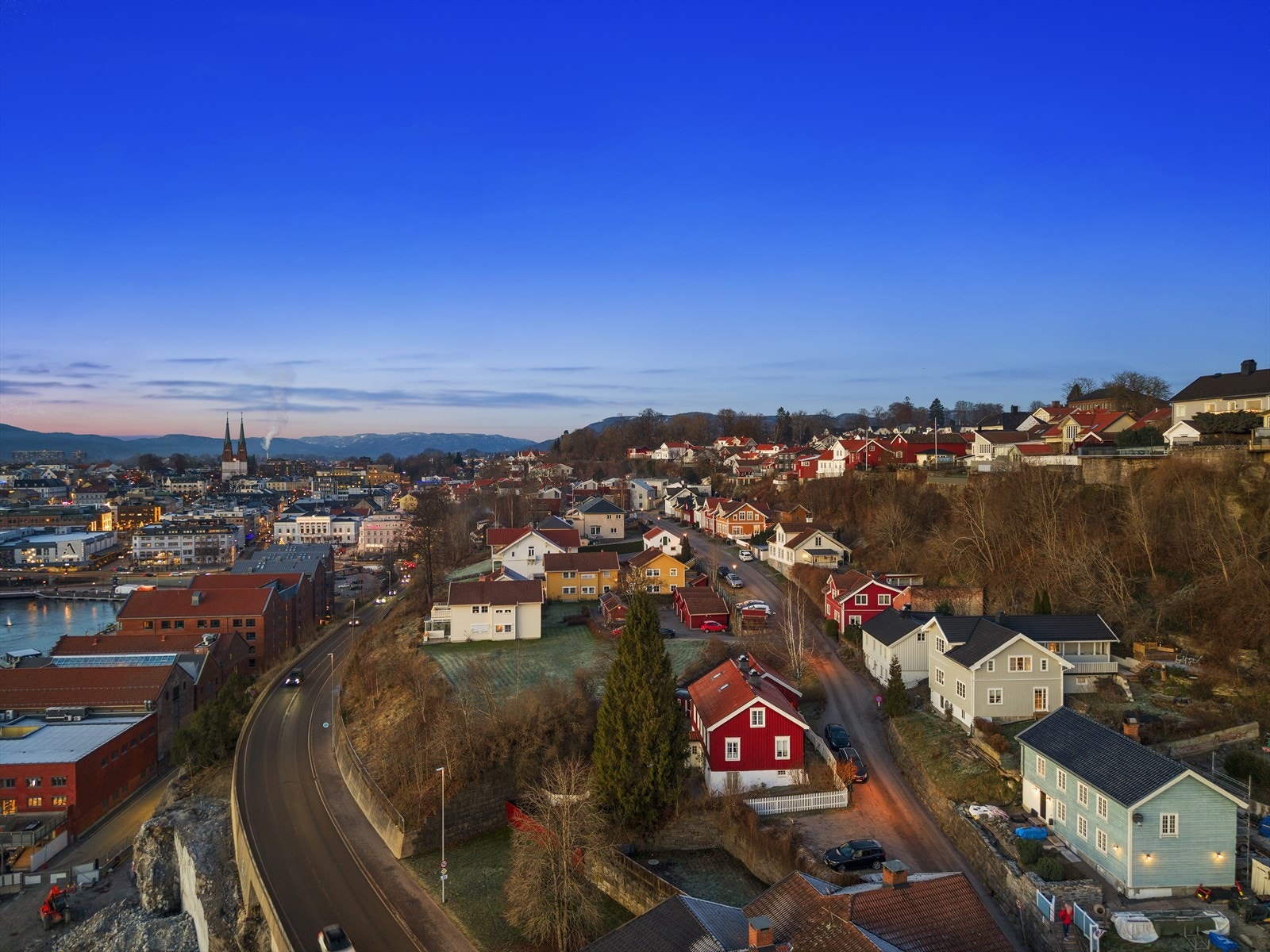 Skien by noen minutters gange unna Galleribilde