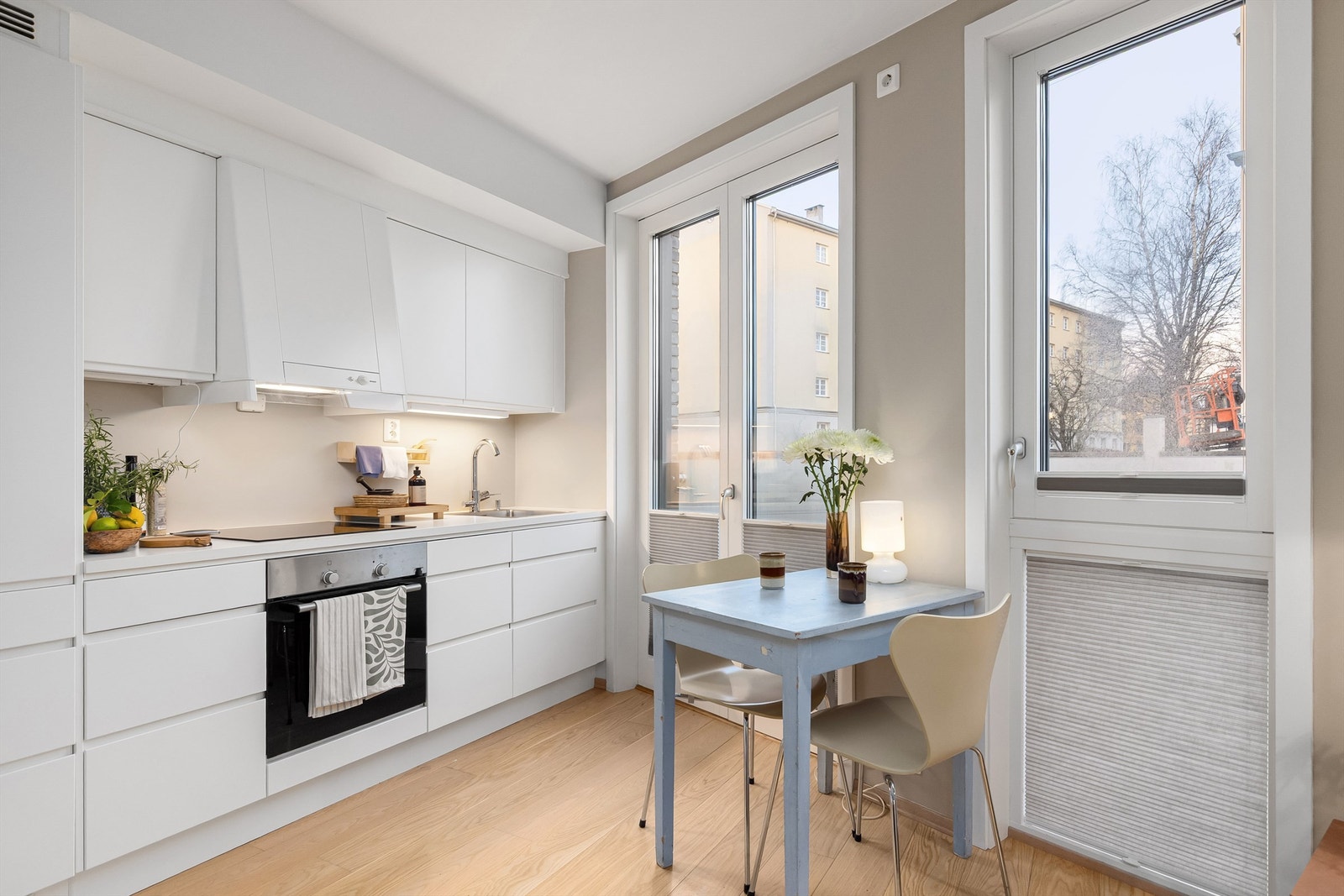 Bygget er fra 2017 og leiligheten holder en god standard med blant annet vannbåren gulvvarme i alle gulv Galleribilde