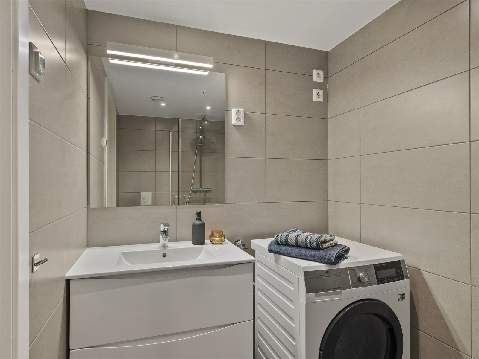 Det er varmekabler i gulv på badet. Galleribilde