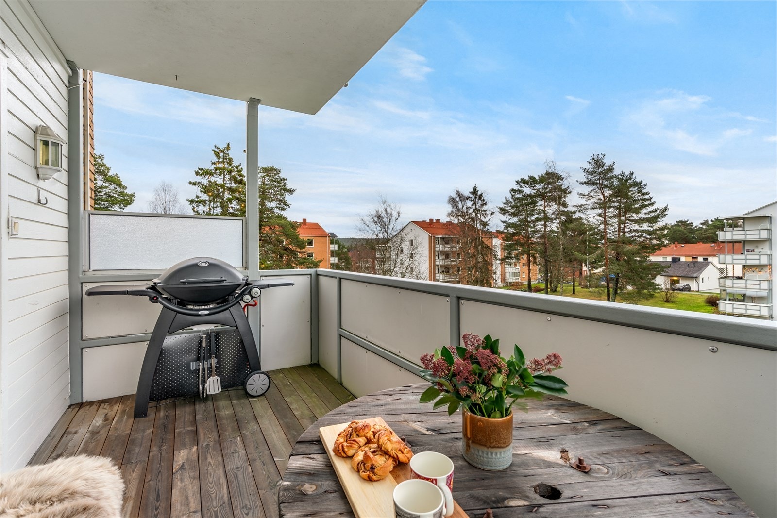 Her kan du enkelt innrede med utemøbler og gass-/elektrisk grill. Galleribilde