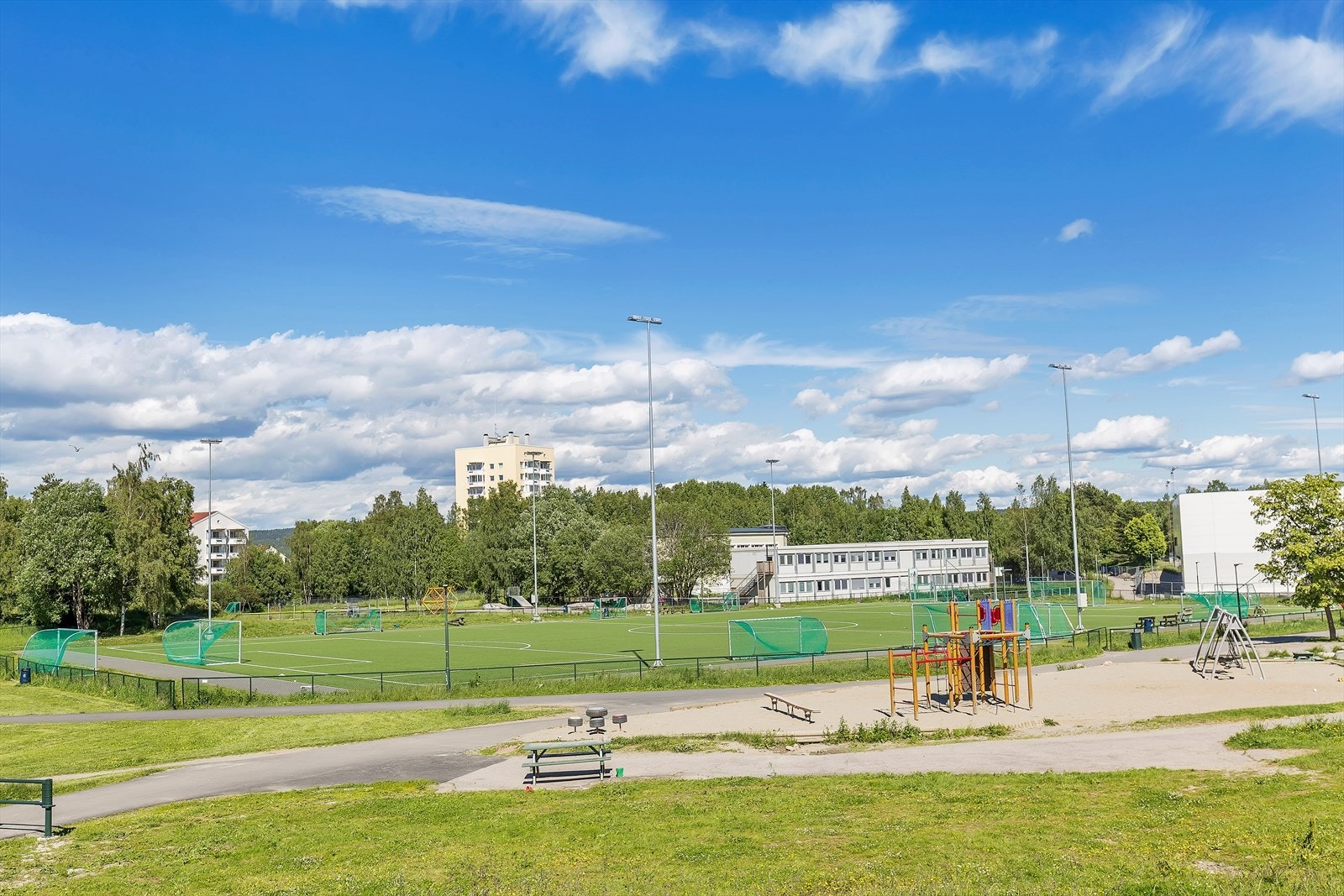 Fotballbaner i nærheten. Galleribilde