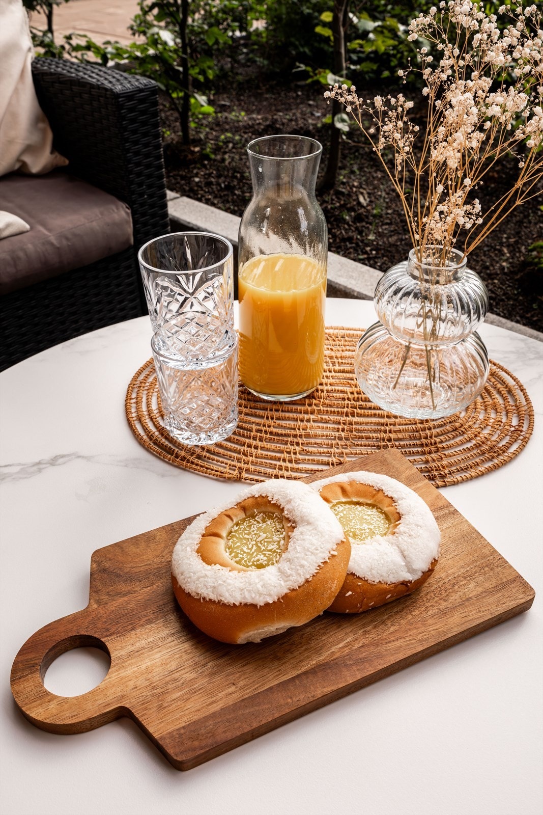 En perfekt plass for frokost i morgensolen. Galleribilde