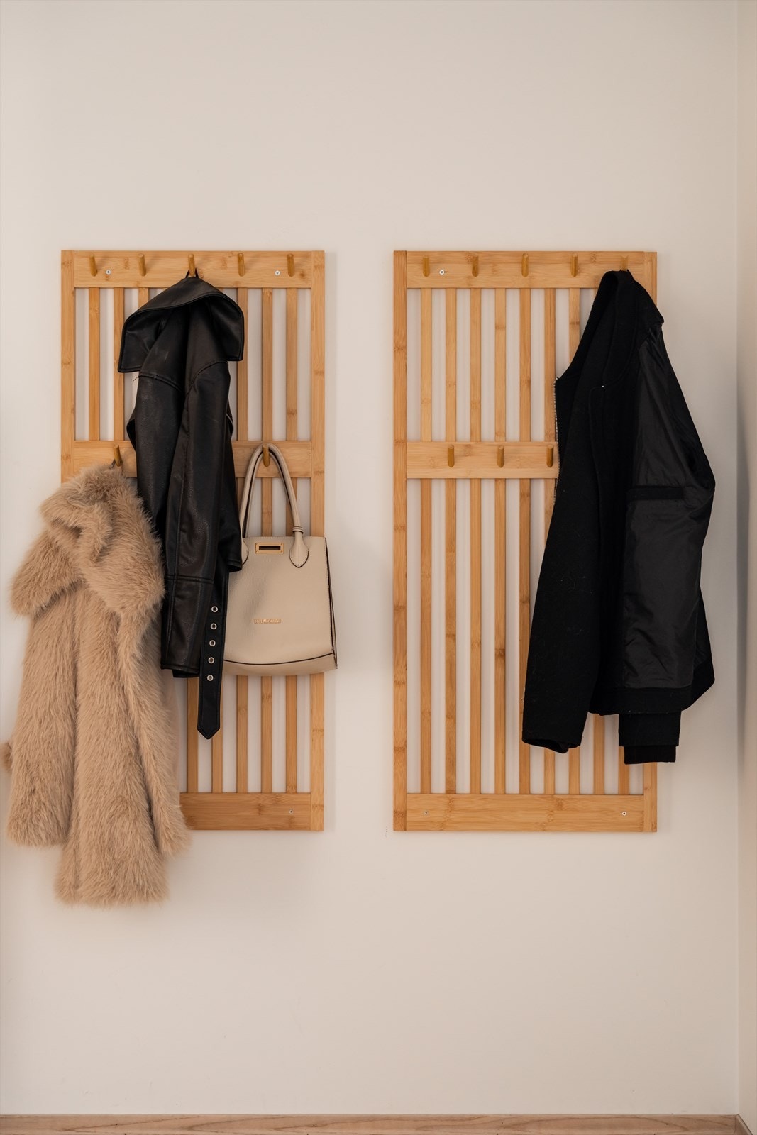 Praktiske løsninger for oppheng av yttertøy. Galleribilde