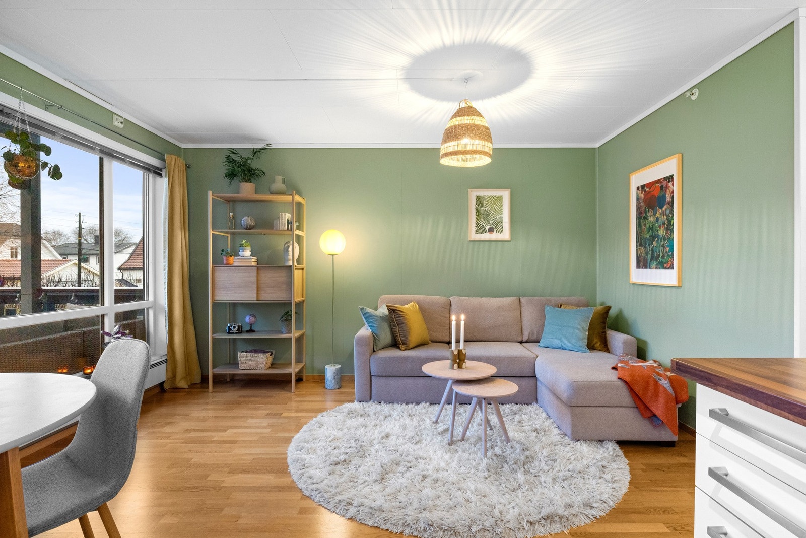 Velkommen til Øvre Kjellerstuvei 8 - Gjennomgående 2-roms m/smart planløsning | P-plass | Sørvendt balkong | IN-ordning | Heis | Rett ved skoler/butikk! Galleribilde