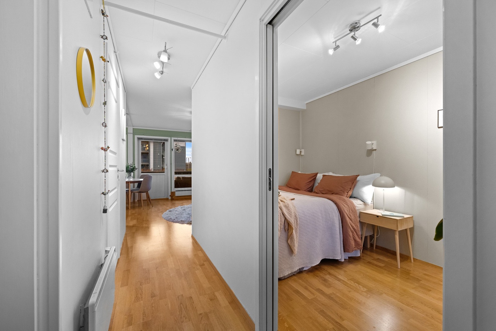 Soverommet er tilknyttet gangen og badet. Galleribilde