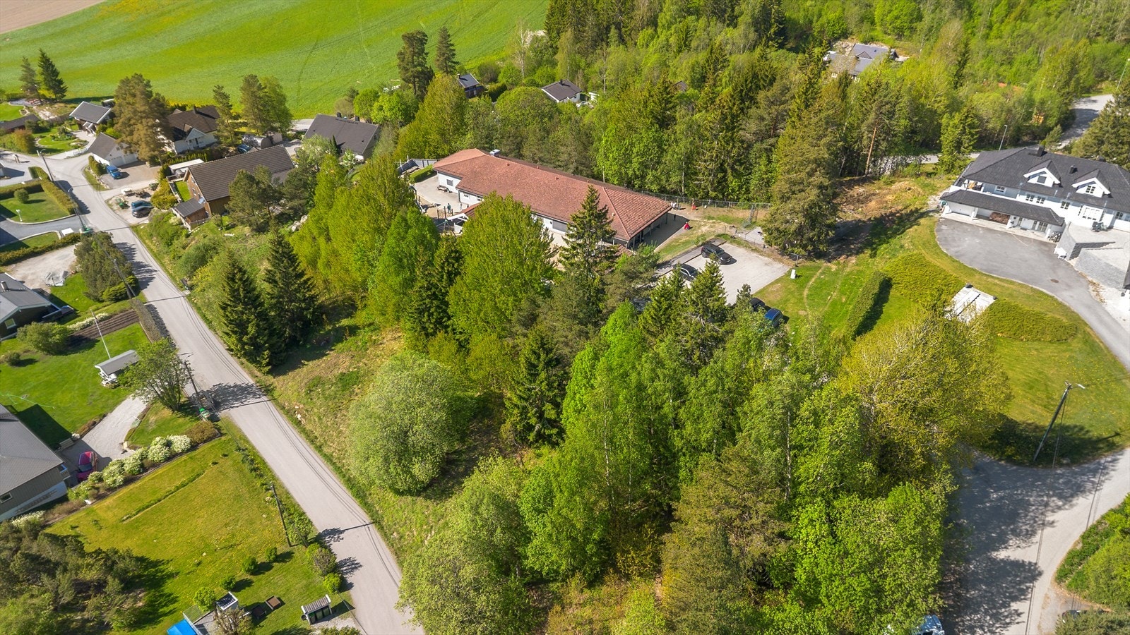 Ved å utføre nødvendige tiltak for slukkevannskapasiteten vil det være mulig å oppføre inntil åtte boenheter. Tiltaket er vurdert til kr 700 000 Galleribilde