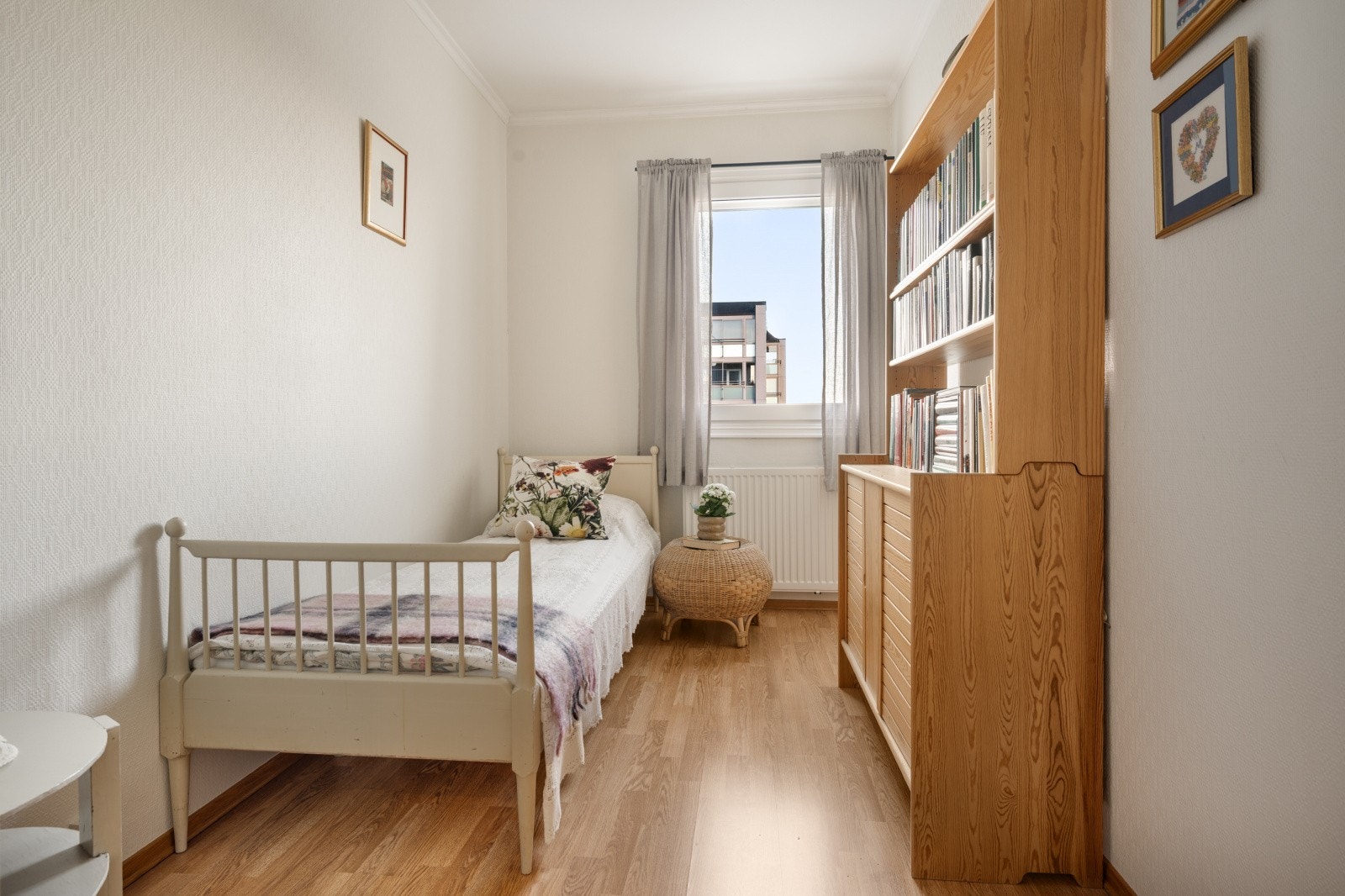 Soverom II - Det andre soverommet passer utmerket som barnerom, gjesterom eller hjemmekontor - alt etter behov Galleribilde