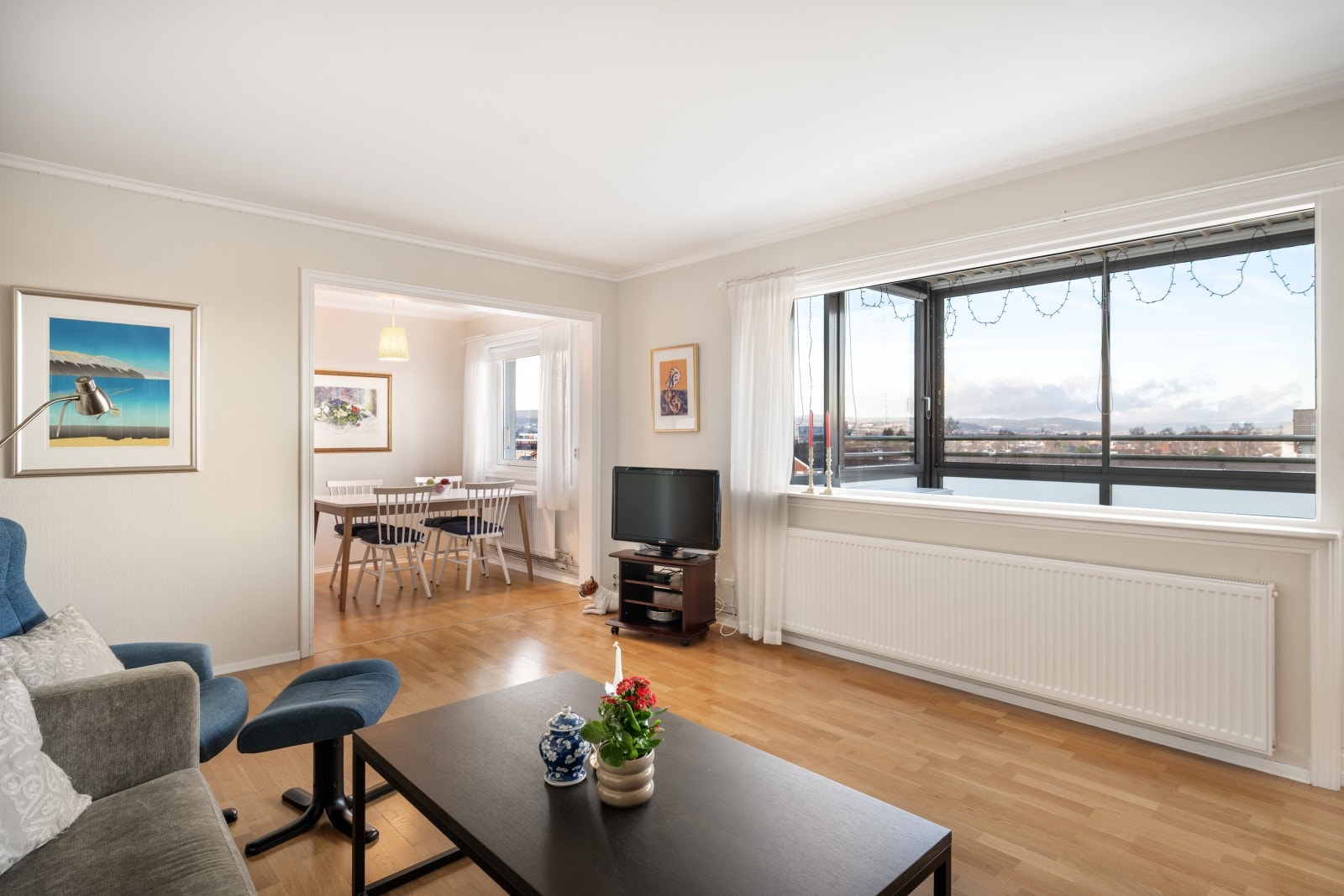 DNB Eiendom v/Veronica Melsnes presenterer en romslig 3-roms med sentral beliggenhet, kun 10 minutters gange til hjertet av Lillestrøm med alle fasiliteter Galleribilde