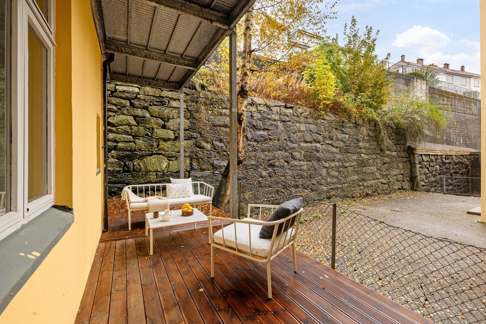 Leiligheten har en herlig terrasse som måles til 21 kvm. Galleribilde