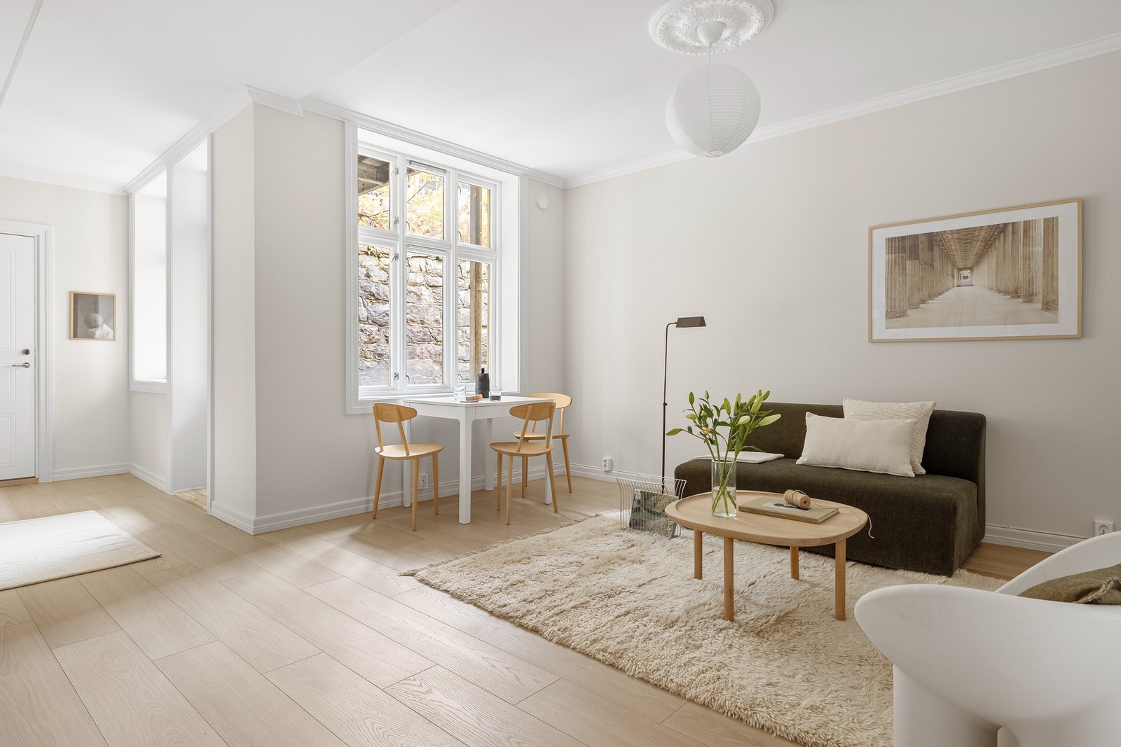 Dette er en rålekker 2-roms leilighet som er pusset opp i 2025. Galleribilde