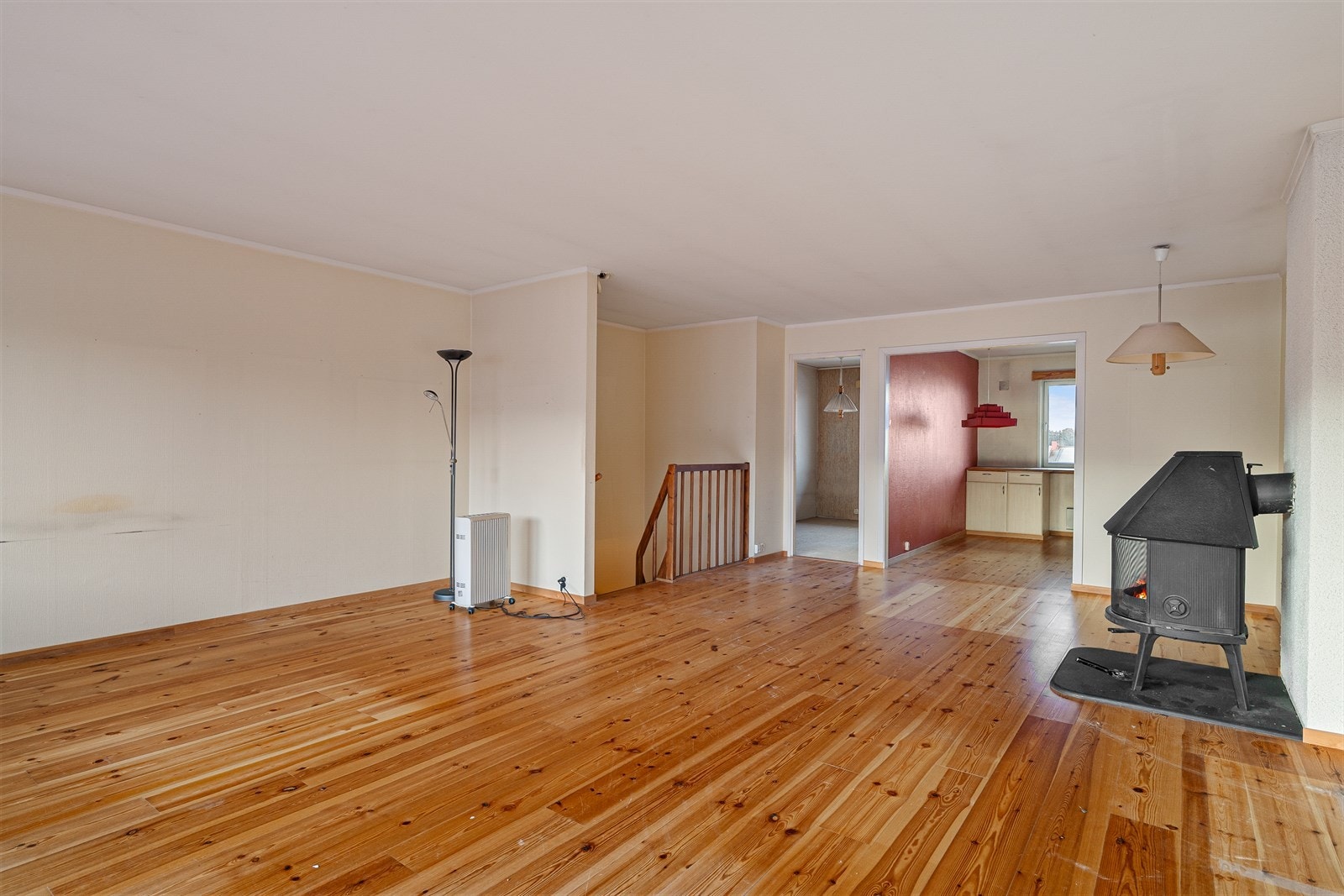 2. etasjen er på hele 57 m² BRA-i fordelt på stue, kjøkken og soverom. Galleribilde