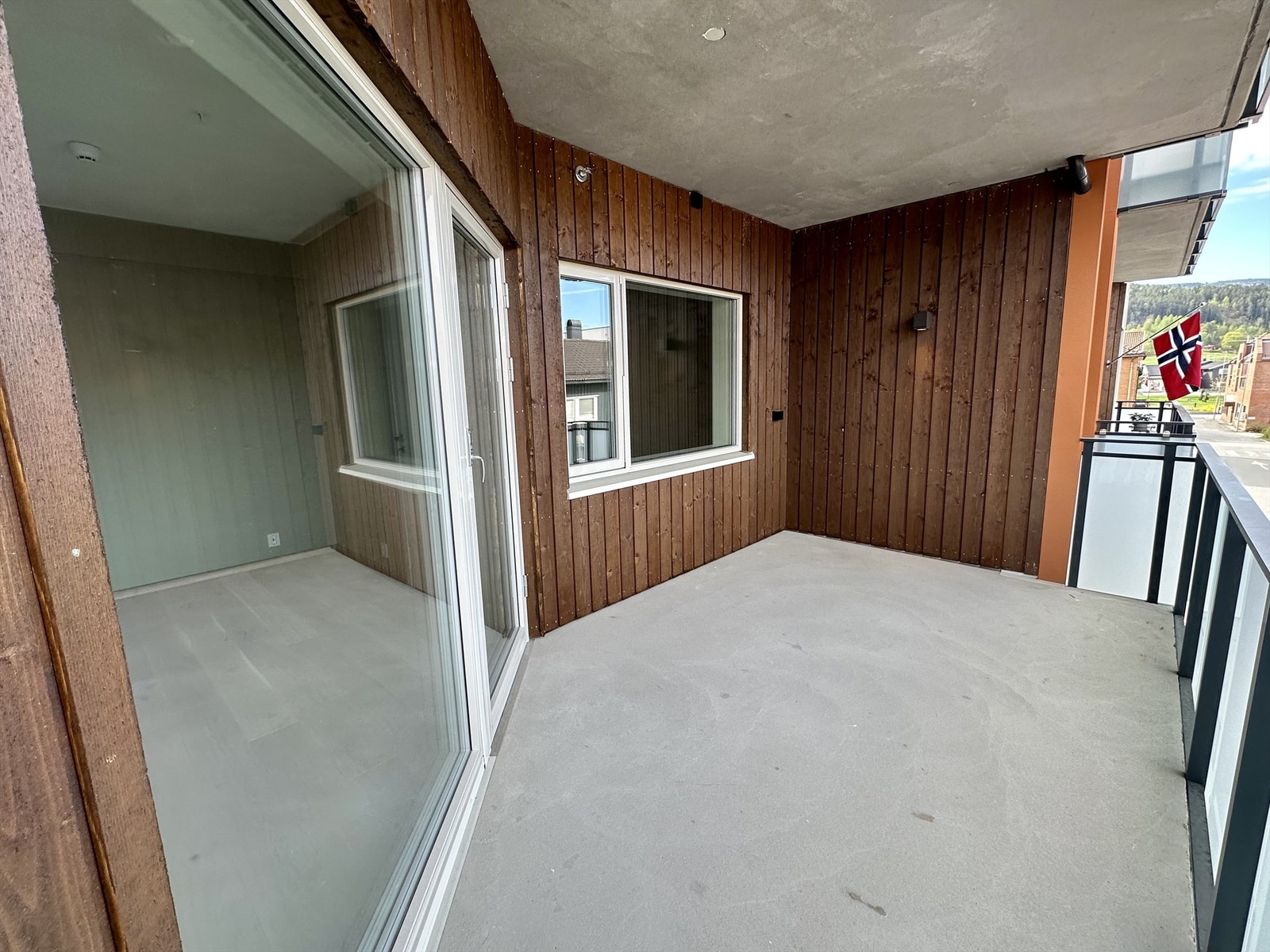 Overbygget nordvestvendt balkong på 11 kvm Galleribilde