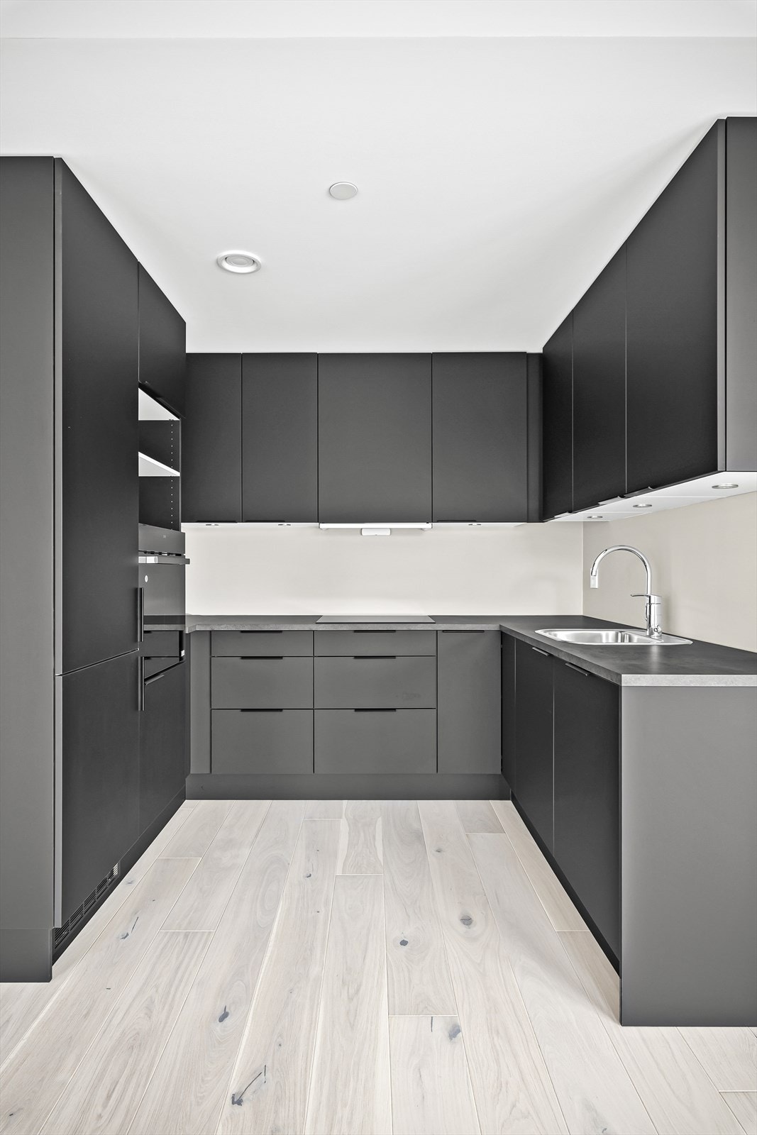 Lekker og påkostet Designa kjøkken med helintegrerte hvitevarer Galleribilde