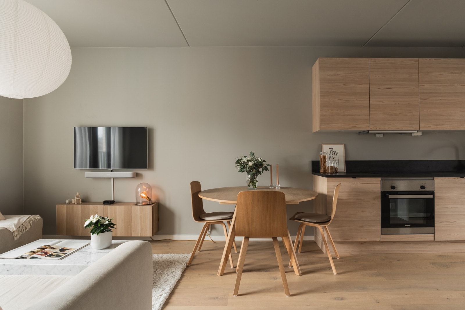 Velkommen til Kirkegårdsgata 14A - presentert av Synne Vang v. PrivatMegleren Komplett. Galleribilde