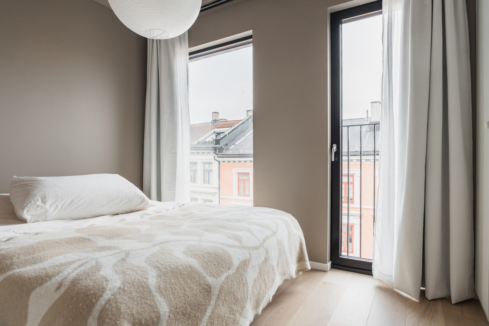 Soverom 2 ligger på motsatt side av leiligheten og legger ti Galleribilde