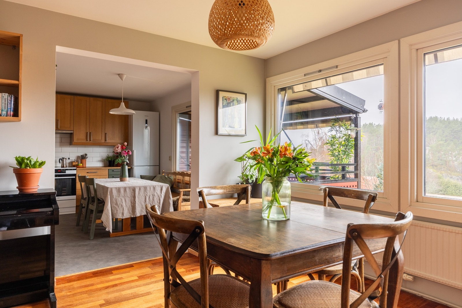 Videre adkomst til separat kjøkken. Galleribilde