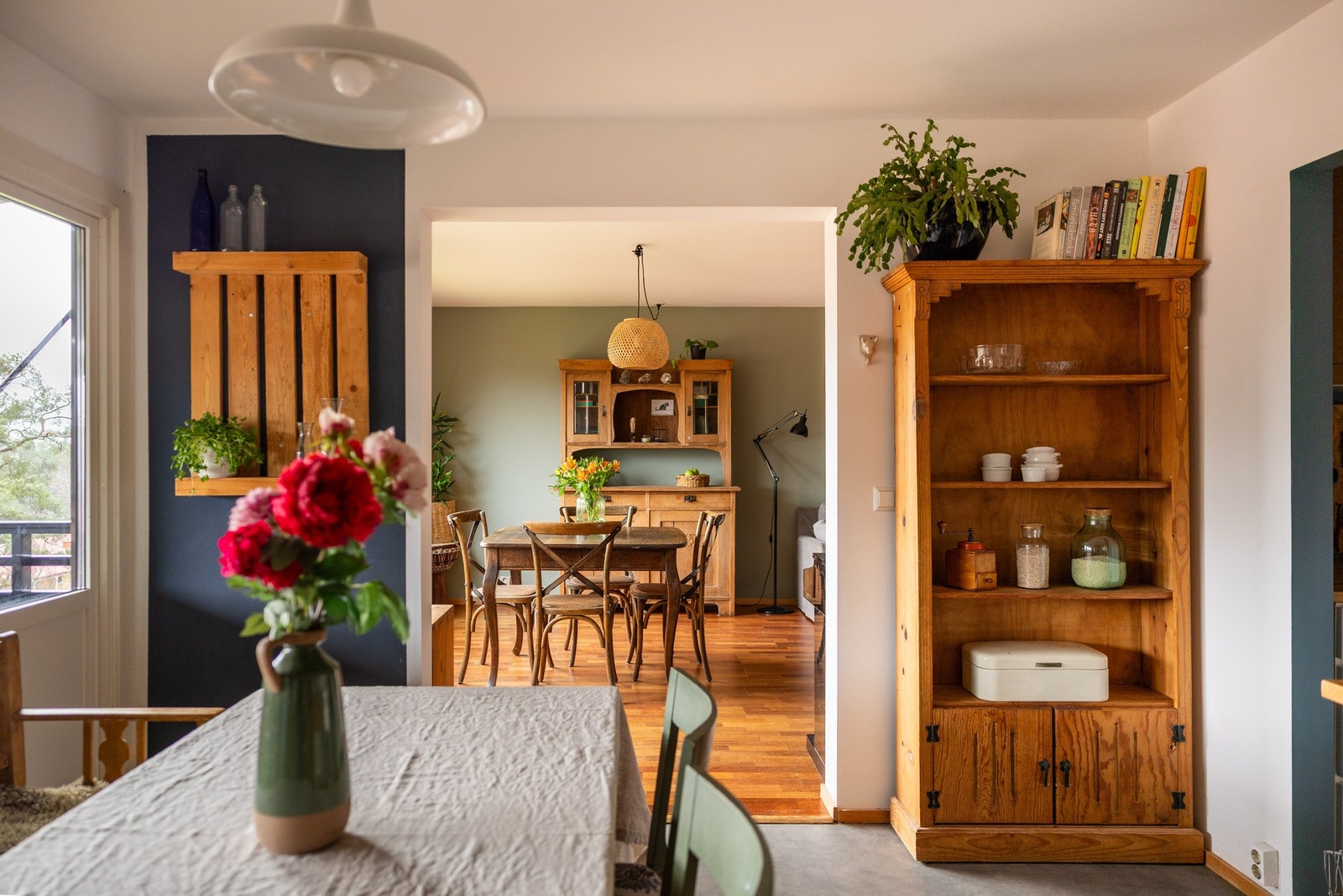 Fra kjøkkenet er det utgang til balkong. Galleribilde