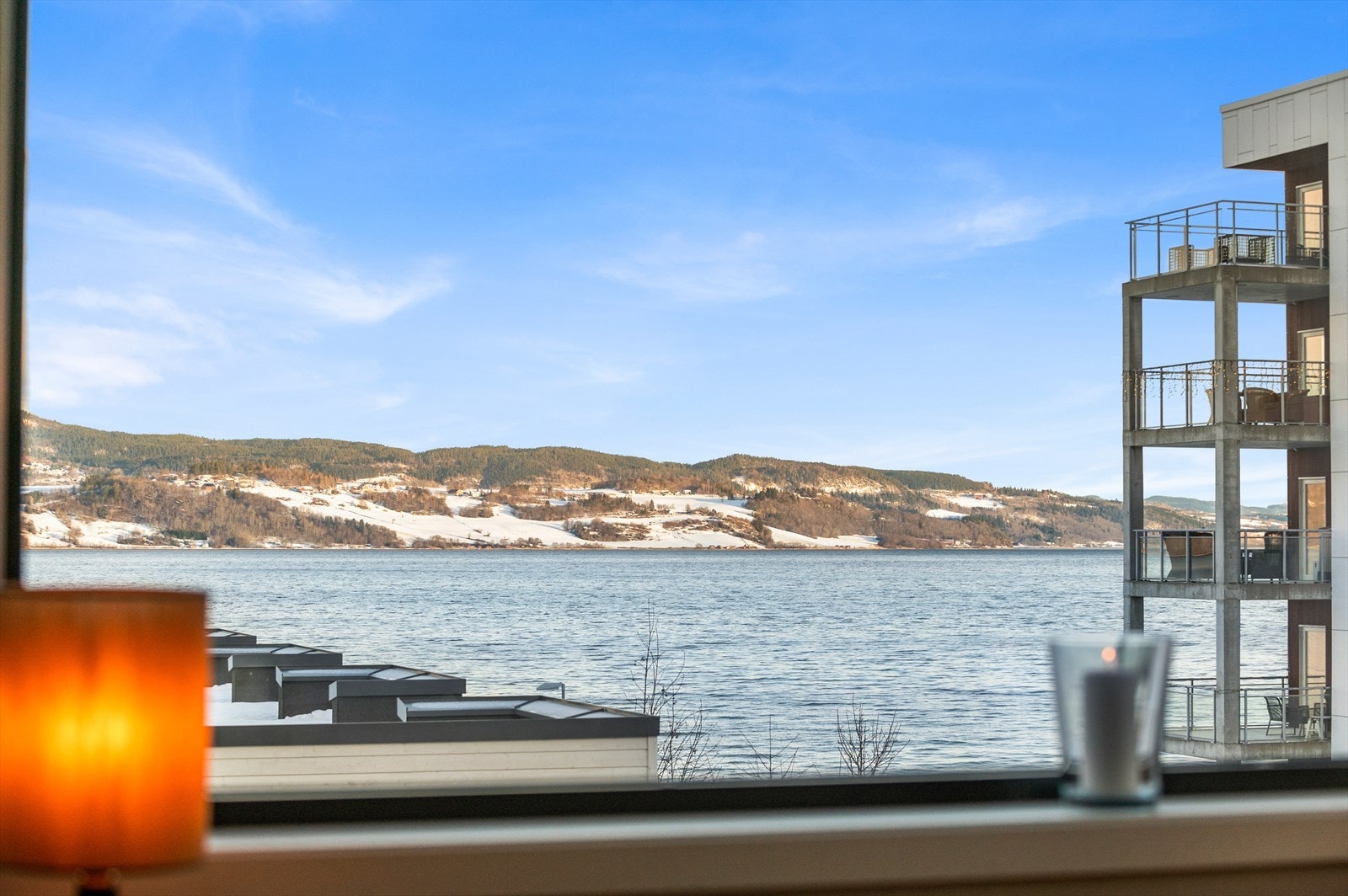 Sameiet har kollektiv avtale med Telia, tv og internett er inkludert i felleskostnadene. Galleribilde