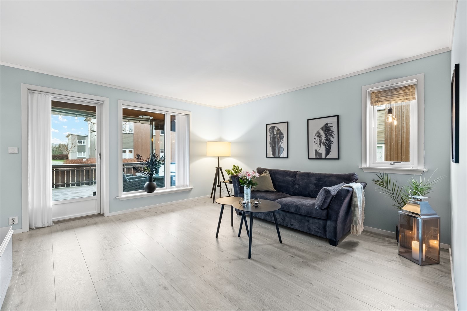 I stuen er det plass til en romslig sofagruppe med tilhørende salongbord og underholdningsavdeling. Galleribilde