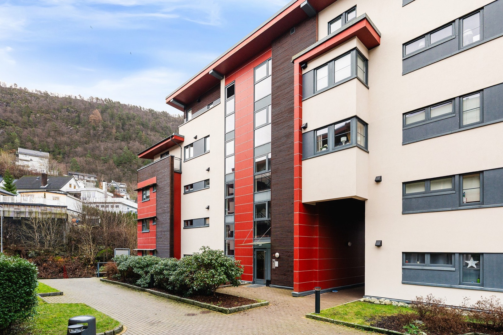 Leiligheten har i tillegg en ekstern bod i kjeller på 5 m². Galleribilde