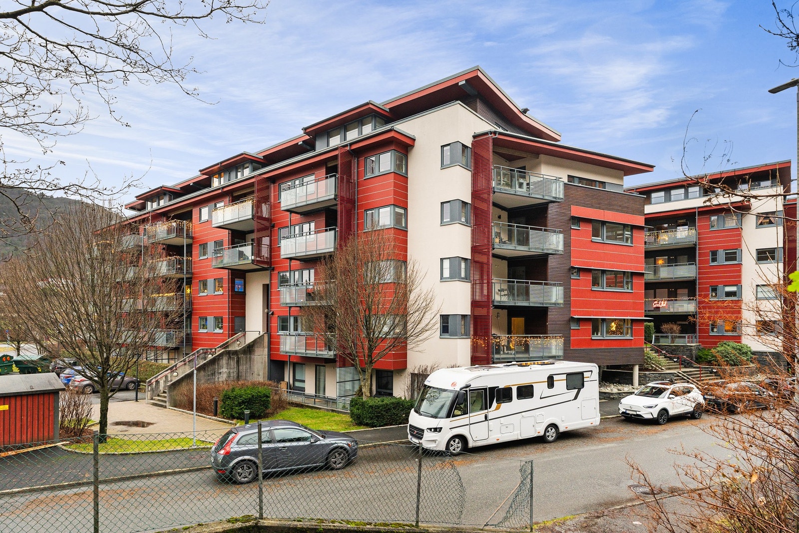 Leiligheten stod ferdigstilt i 2008 og ligger i et fint og moderne bygg. Galleribilde