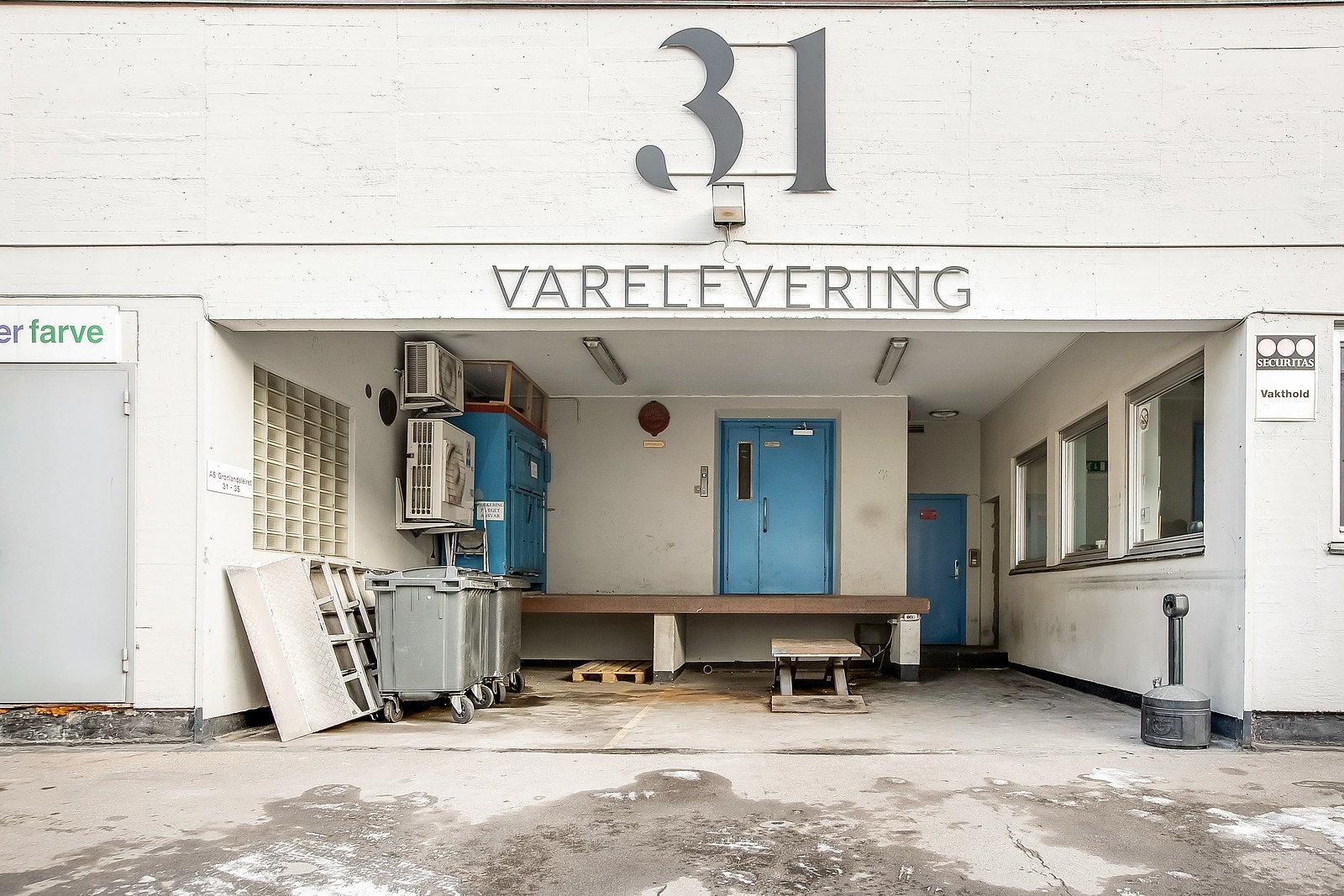 Varelevering fra bakgården Galleribilde