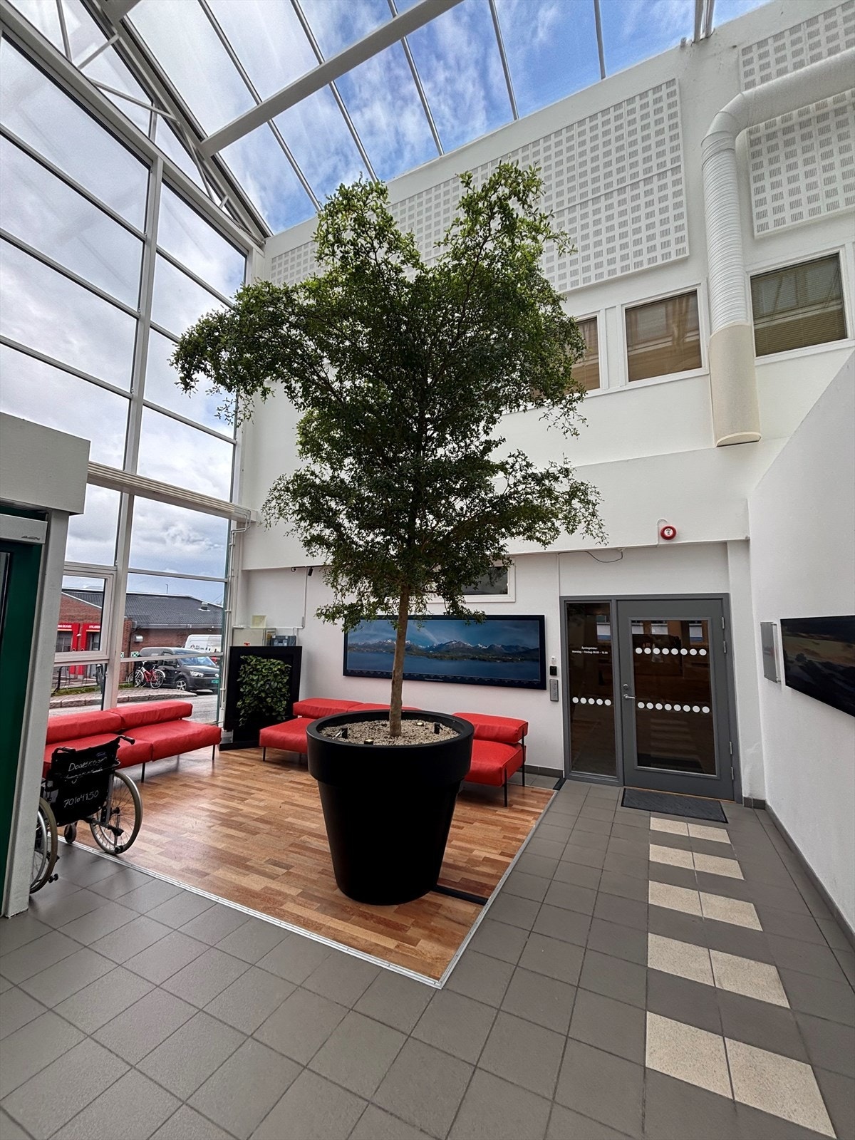 Inngangsparti.jpg Galleribilde