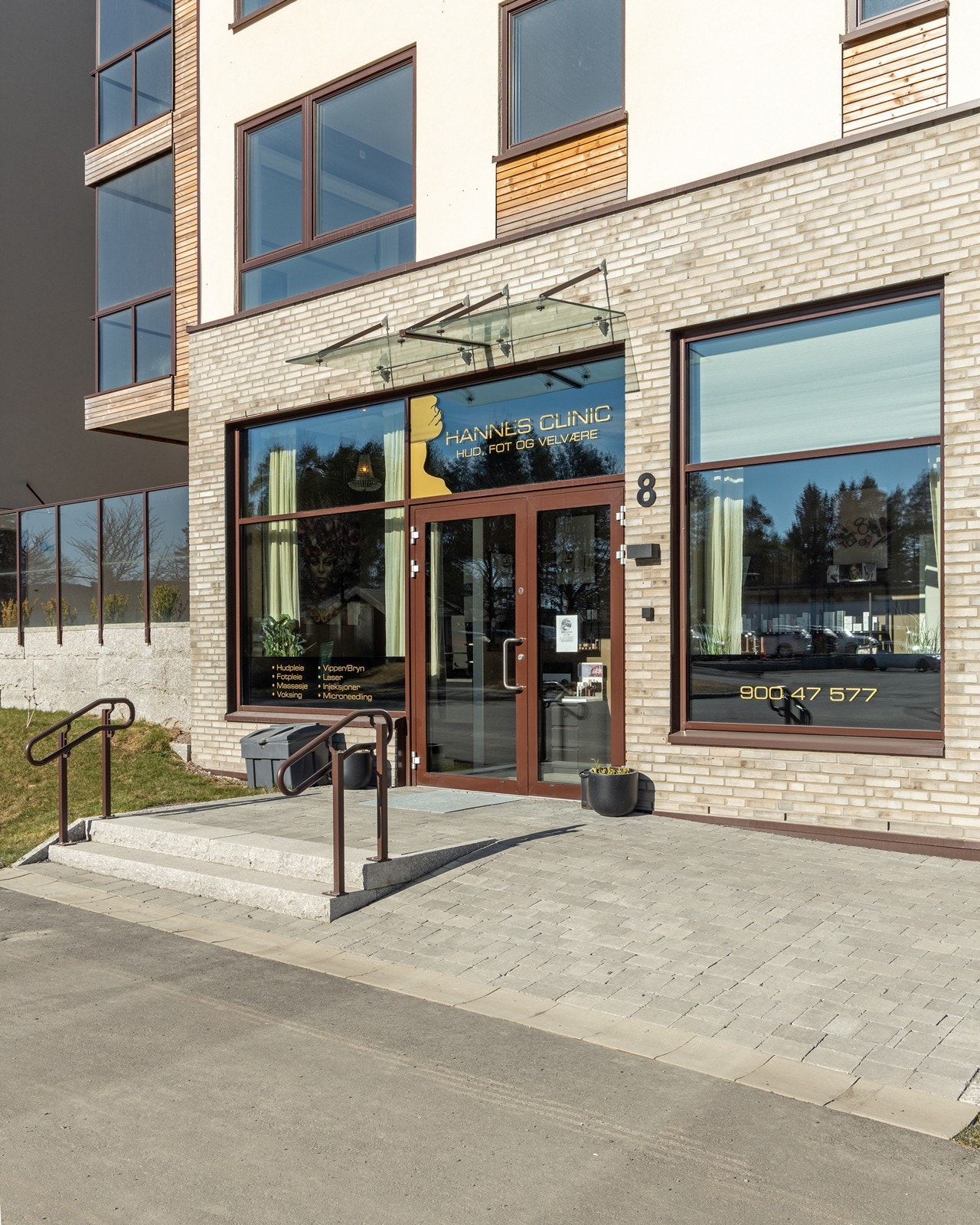 Det er enkel adkomst inn i lokalet. Galleribilde