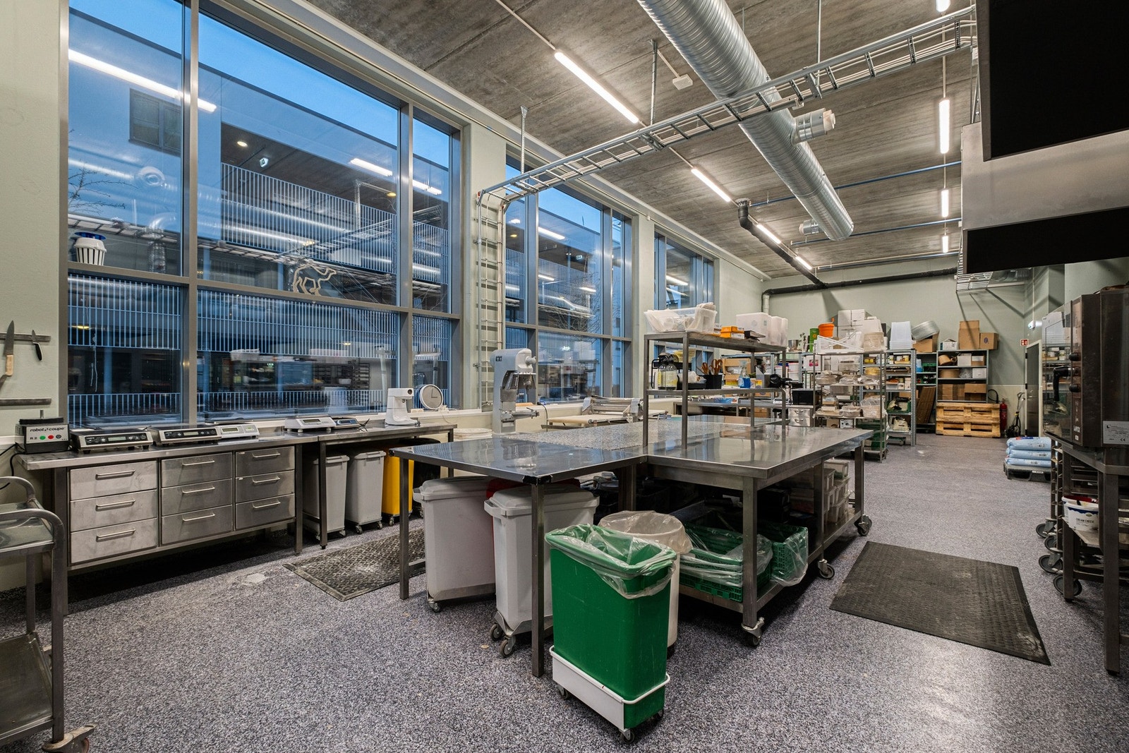 Areal som har vært benyttet til bakeri. Også egnet for lett produksjon eller lager / distribusjon. Galleribilde