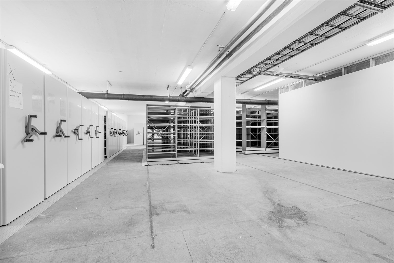 Lager, pt. innredet med arkivskap Galleribilde