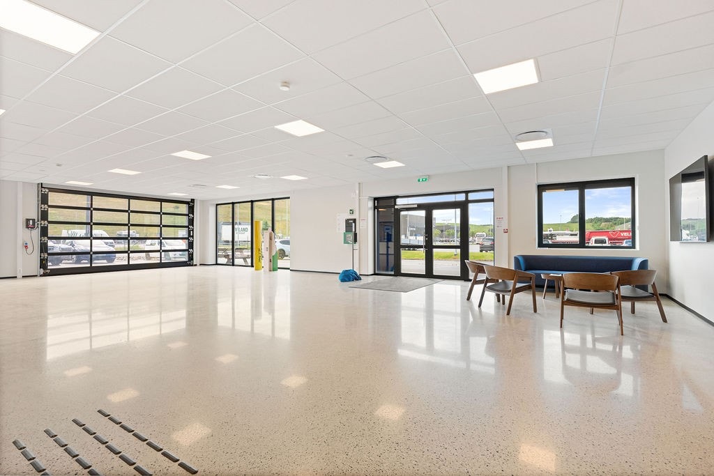 Hovedinngang m/utstilling Galleribilde