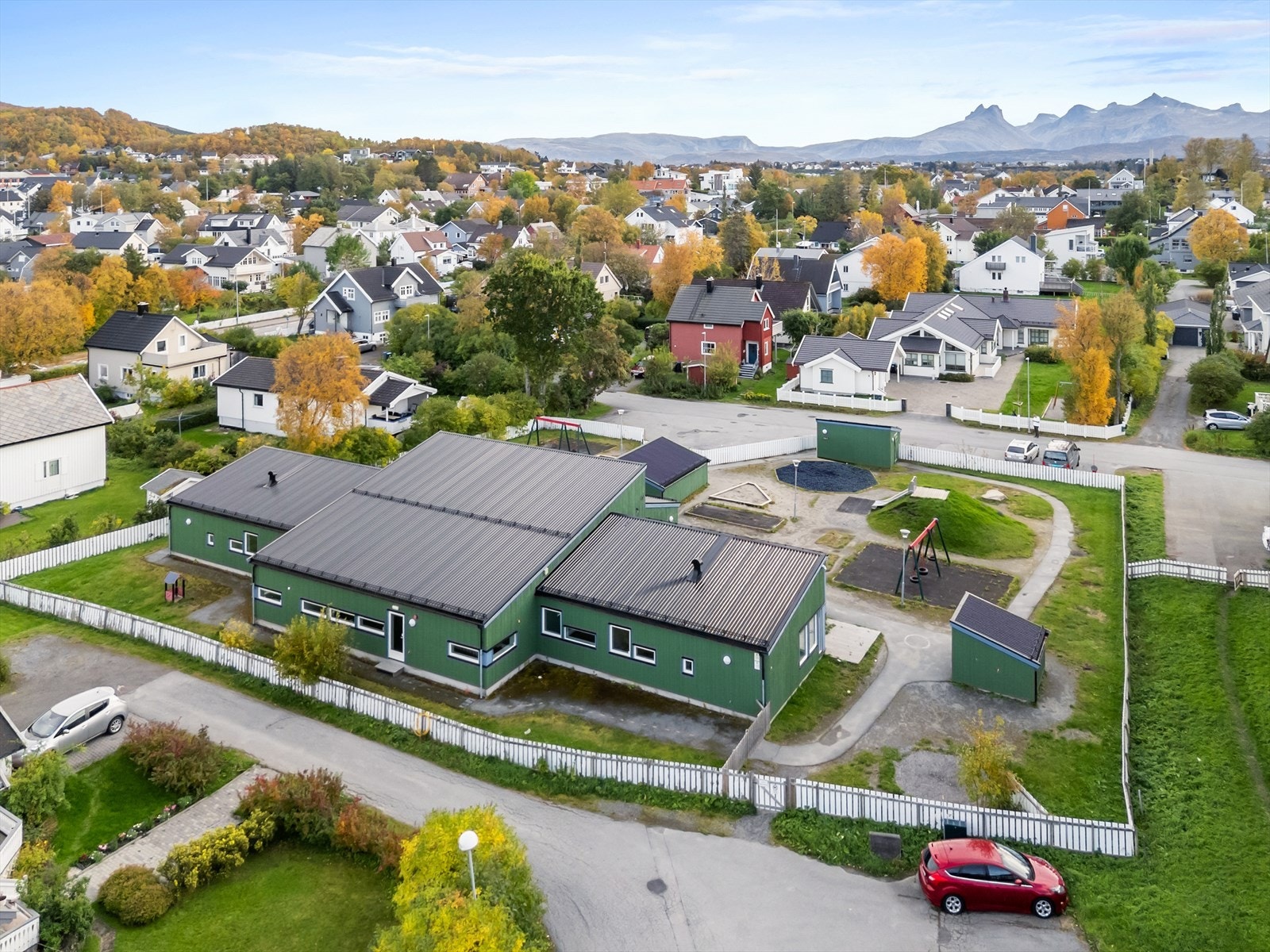 Romslig næringseiendom med stor tomt sentralt på Reinsletta.
Foto: Benjamin Kristiansen, Leel Media Galleribilde