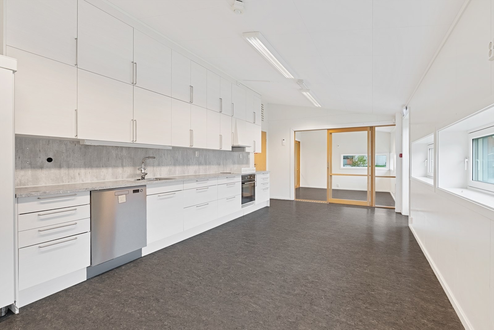 Stort hovedkjøkken. Galleribilde