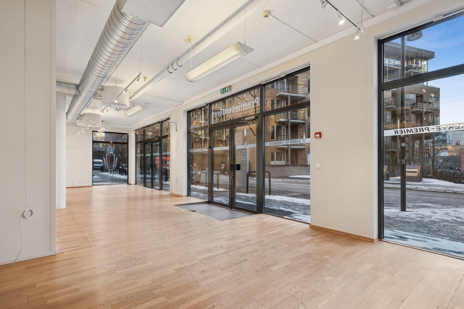 Lyse og fleksible lokaler med store vindusflater som slipper inn rikelig dagslys. Galleribilde