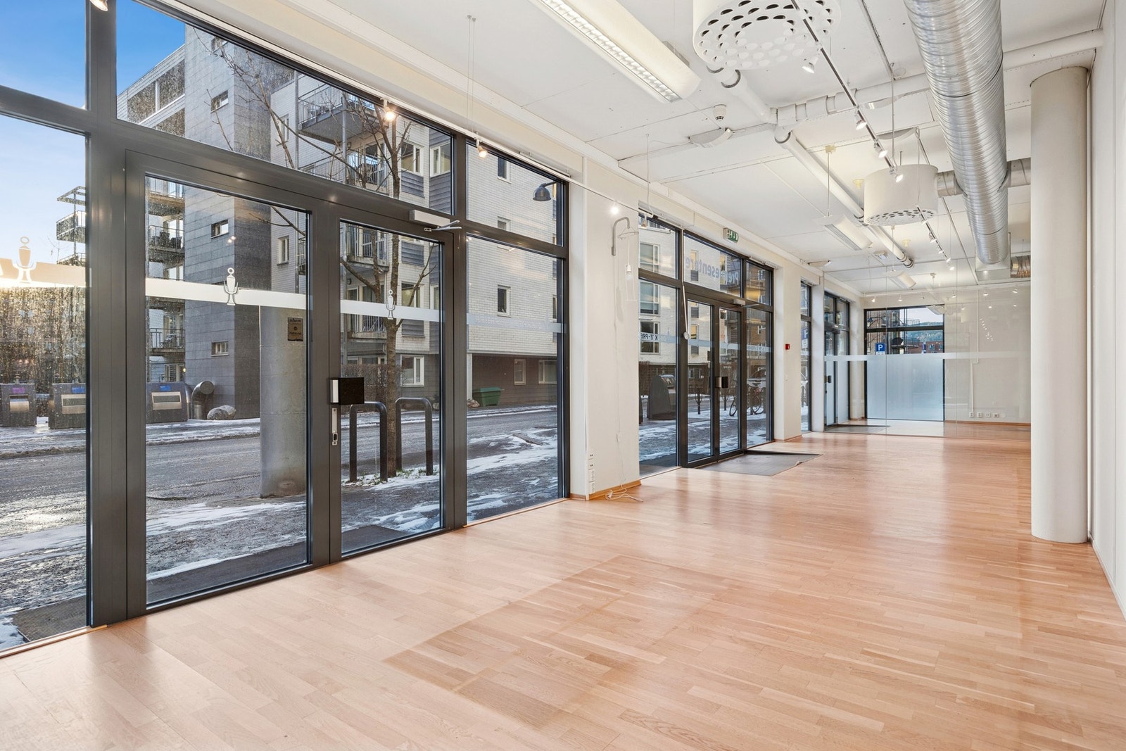 Åpent og romslig arbeidsareal som enkelt kan tilpasses ulike virksomheter. Galleribilde