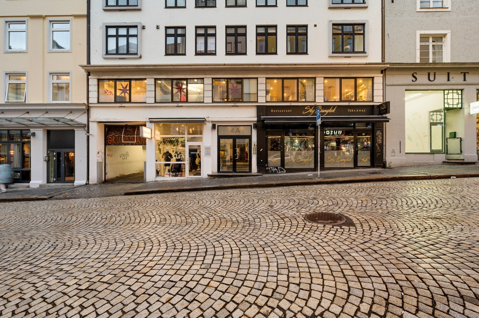 - Ta kontakt med megler for mer informasjon og en uforpliktende visning - Galleribilde