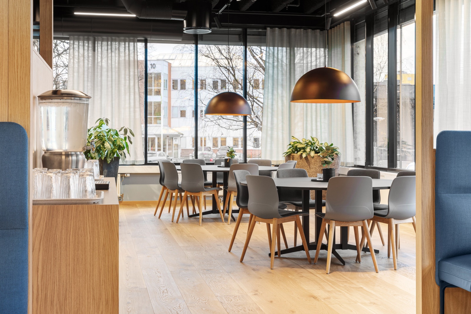 Muligheter til å koble seg på personalrestaurant i nabobygget, Nils Hansens vei 8 Galleribilde