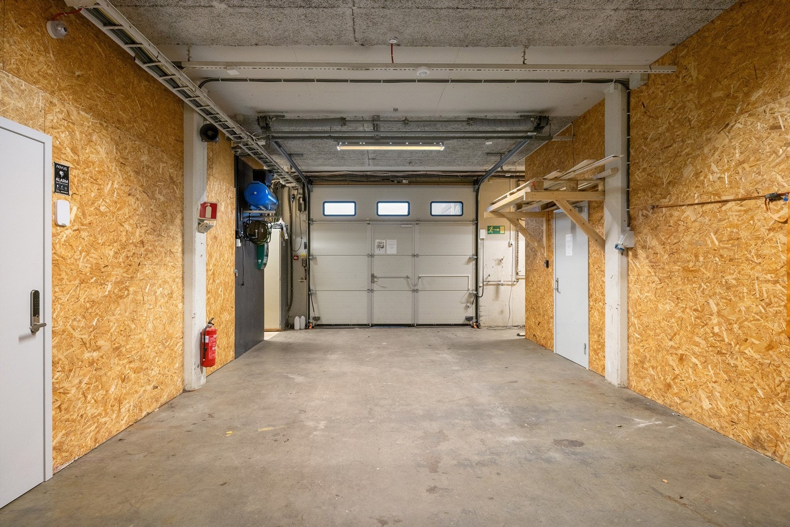 Lager på ca. 25 kvm. med adkomst via kjøreport Galleribilde