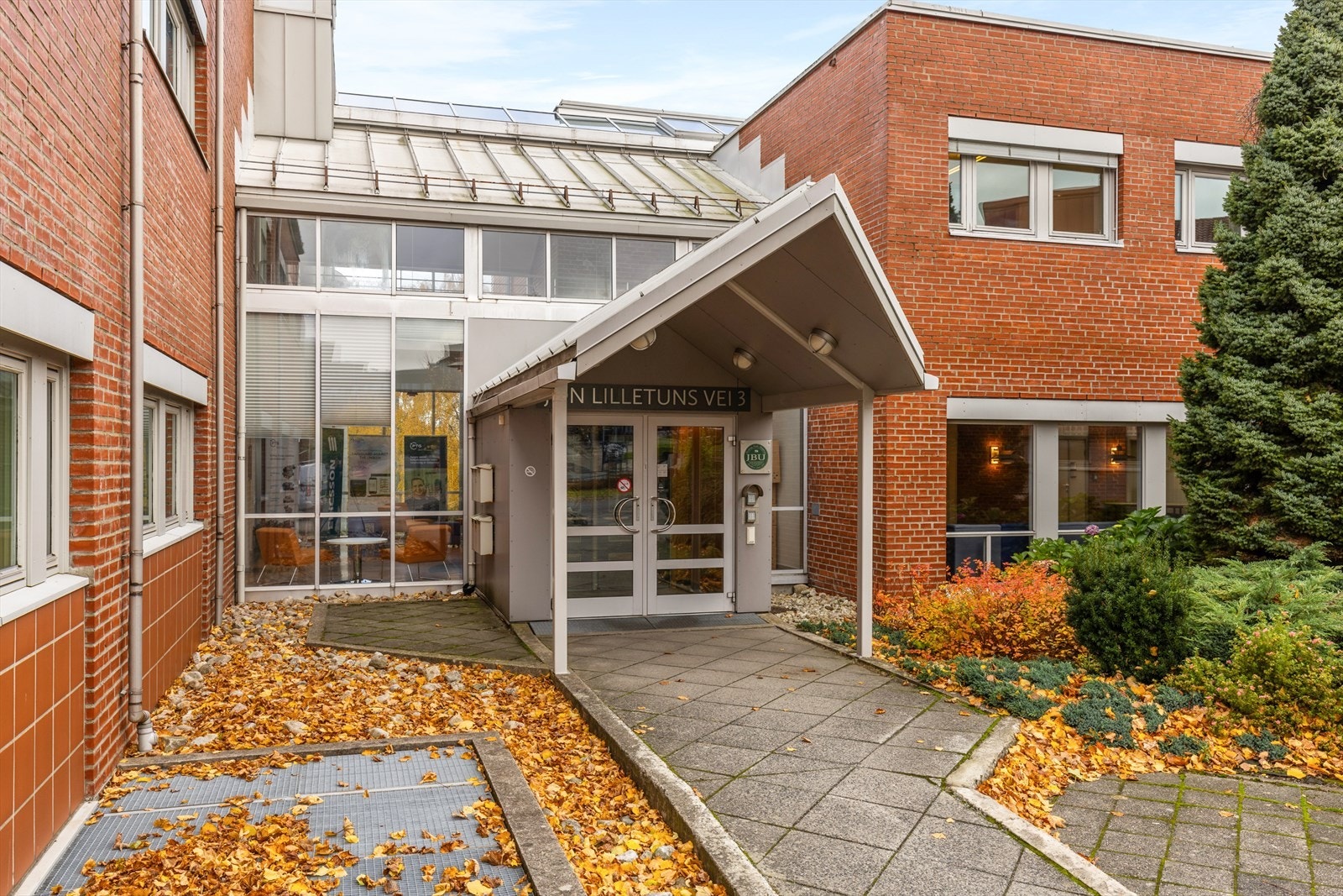 005_JonLilletunsvei 3 - Inngangsparti. .jpg Galleribilde