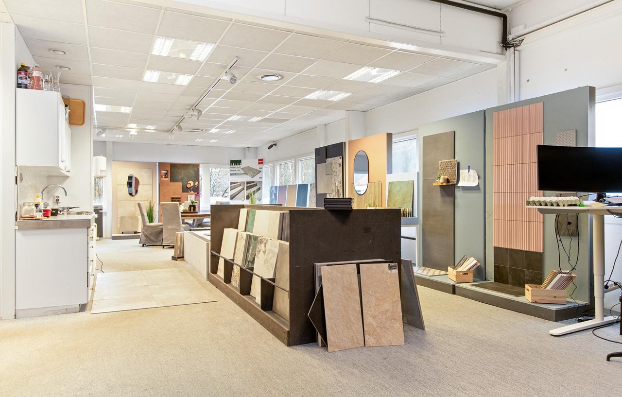 Beliggende på Kastet industriområde. Galleribilde