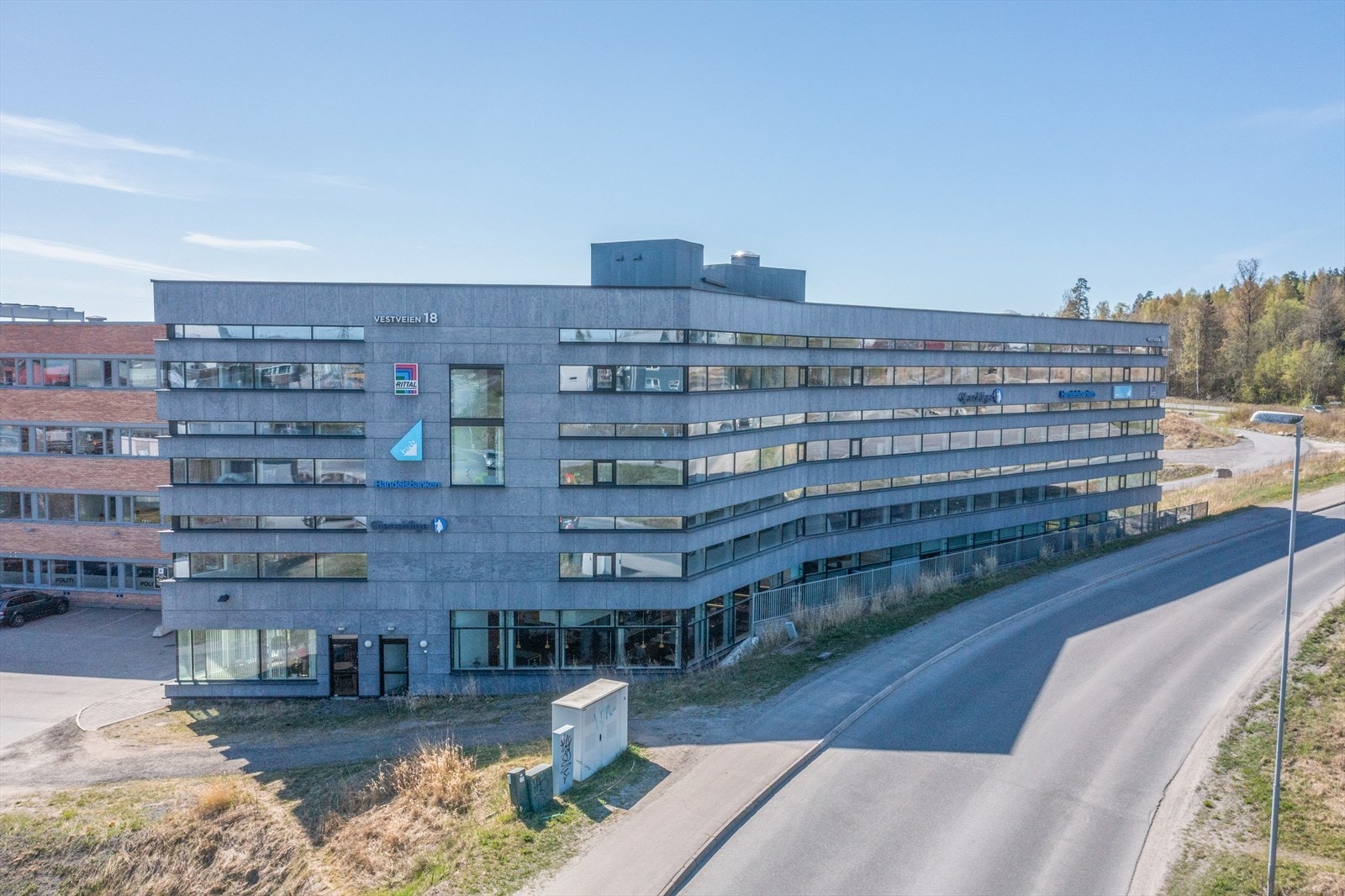 Øvrige leietakere i bygget: Handelsbanken, Skanska, Rittal, Halvorsen m. fl. Galleribilde