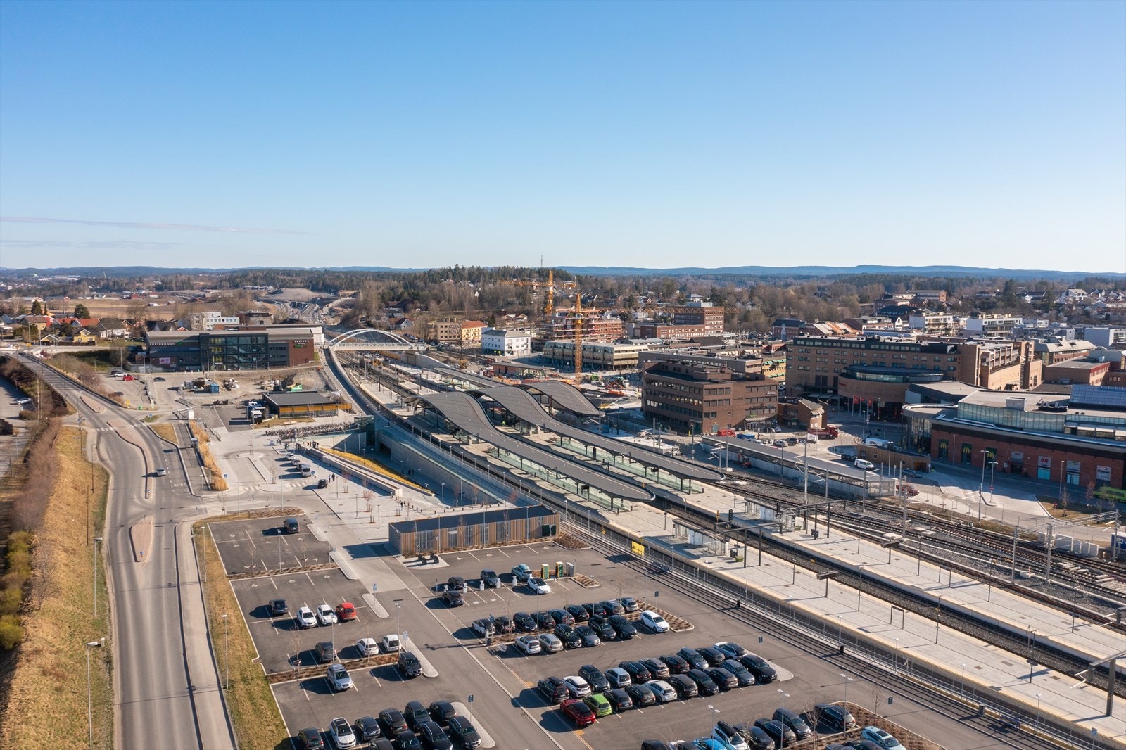 Nye Ski stasjon med kun 11 minutters reisevei til Oslo. Galleribilde