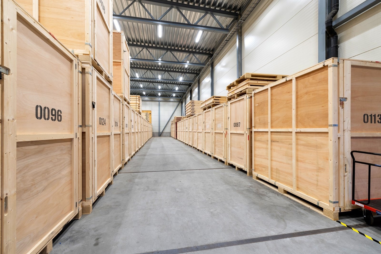 Bygget passer ypperlig til lager og logistikkvirksomhet med ønske om tilknytning til akse øst/vest Galleribilde