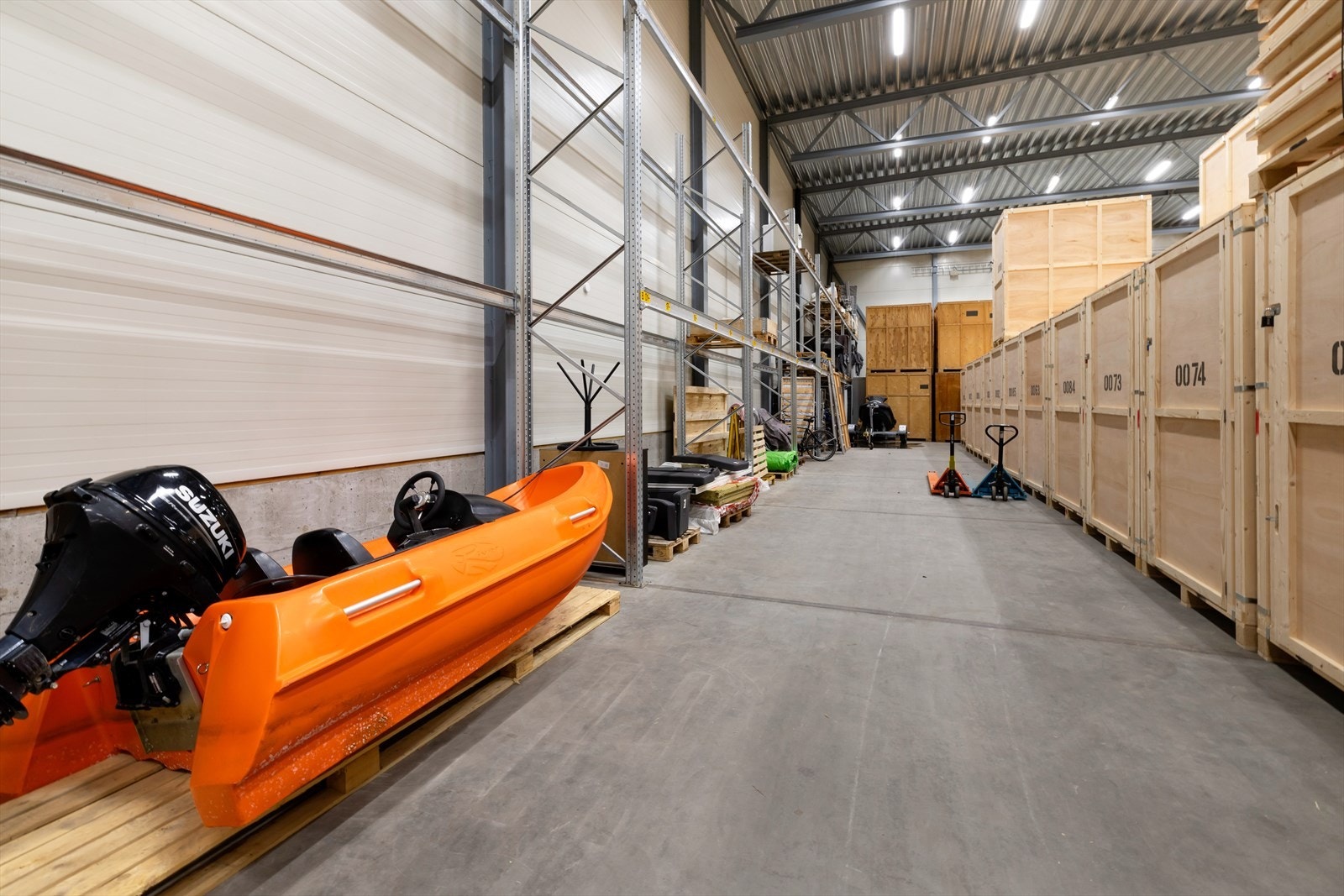 Noe lagerreoler kan beholdes i lokalene om ønskelig Galleribilde