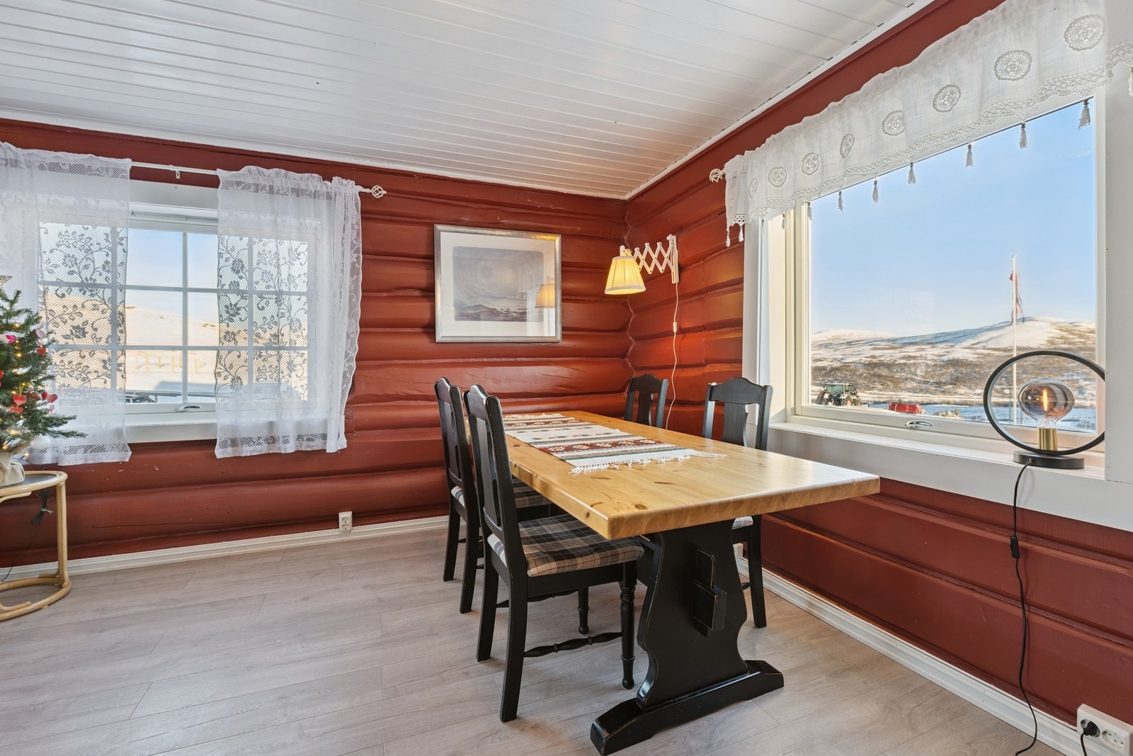 Bilder innvendig Snøheimvegen 138 "Tomtesætra" Galleribilde