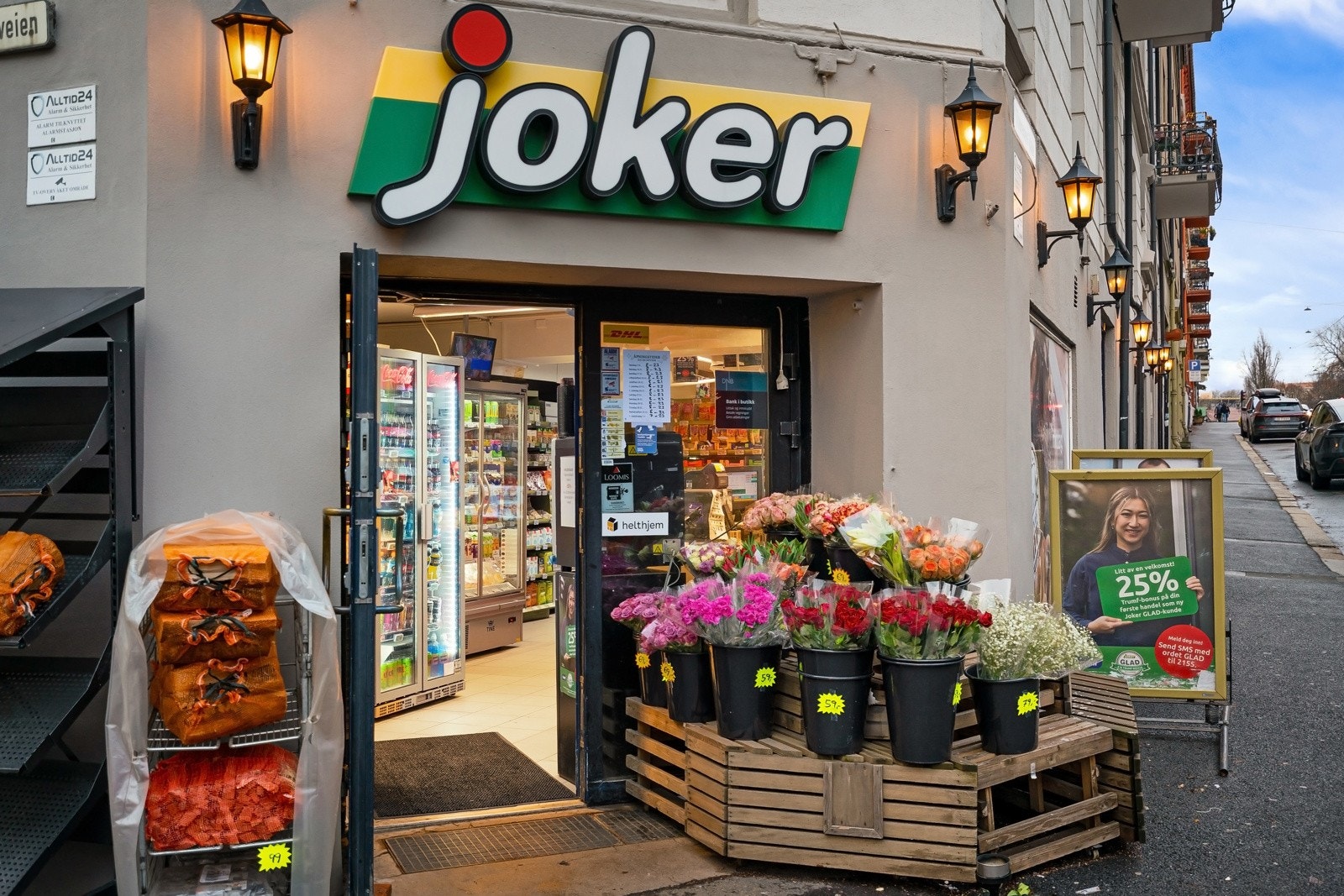 Omgitt av handel, kaféer og et levende bymiljø. Galleribilde